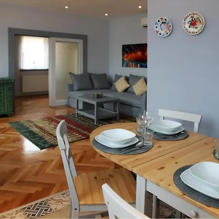 Denis Apartman *