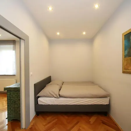 Denis Apartman